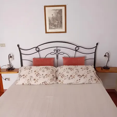 Bed & Breakfast La Vetta Del Gufo 3*